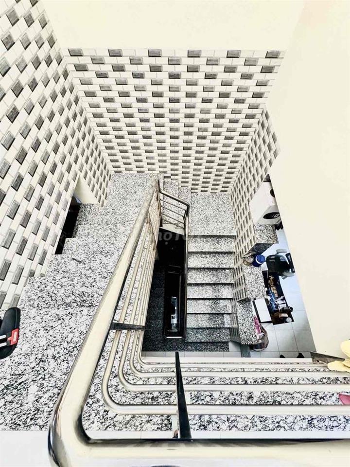 Hẻm 8m như MT Tân Hương, 5 tầng DTSD 400m2 (4x20m). Nhỉnh 10T