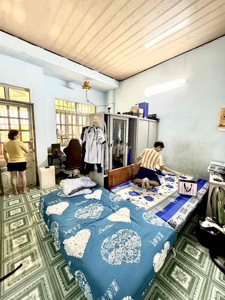 Kẹt tiền bán nhà hẻm 200 Gò Dầu, DT 82m2 (4.2x20m) 2 tầng. Chỉ 5.7 tỷ
