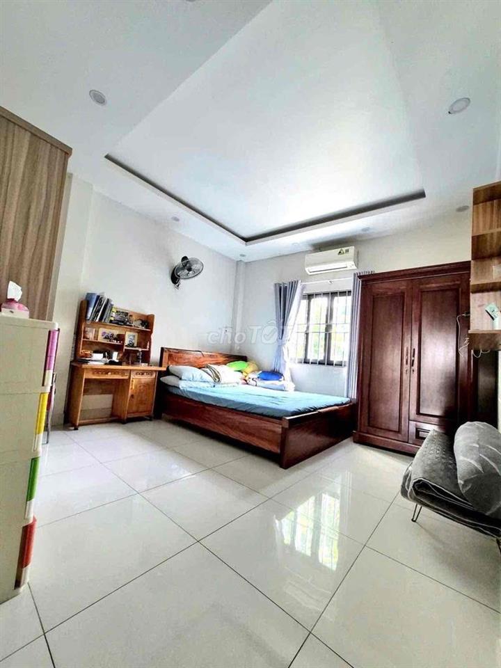 NHÀ 3 TẦNG - HXH CHUẨN 5M NGUYỄN CỮU ĐÀM, 64M2 (4x16M) 4PN. NHỈNH 6 TỶ