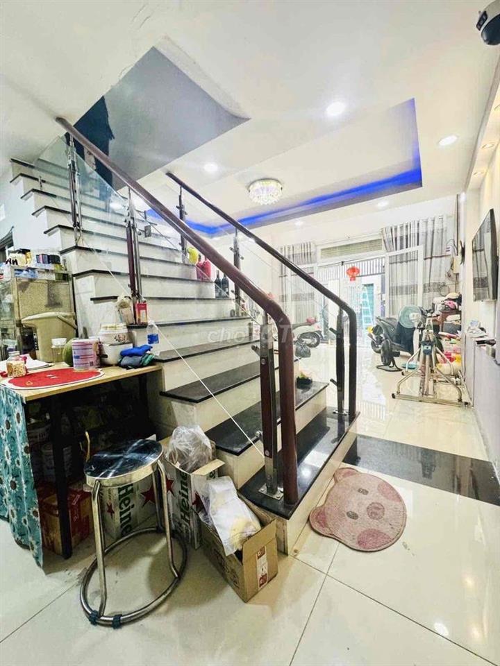 Nhà 3 tầng HXH 6m gần Âu Cơ & Lạc Long Quân, DT 5.5x12m. Nhỉnh 6 tỷ