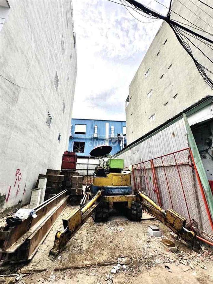 Đất trống HXH Lê Trọng Tấn, DT 100m2 ngang 5m dài 20m. Chỉ 7.6 tỷ