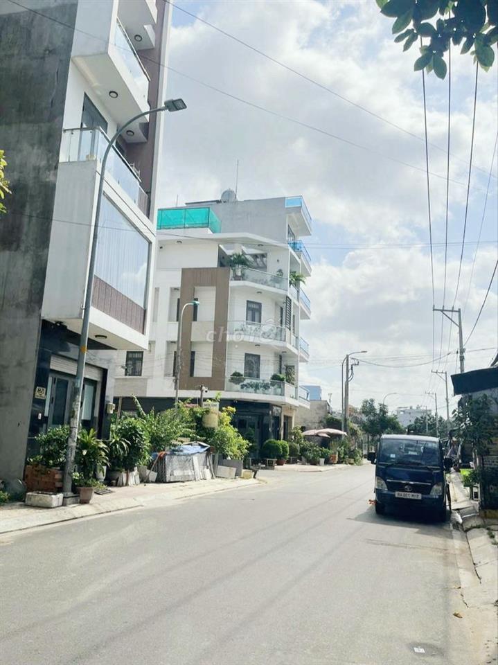 Đất mặt tiền đường số 7