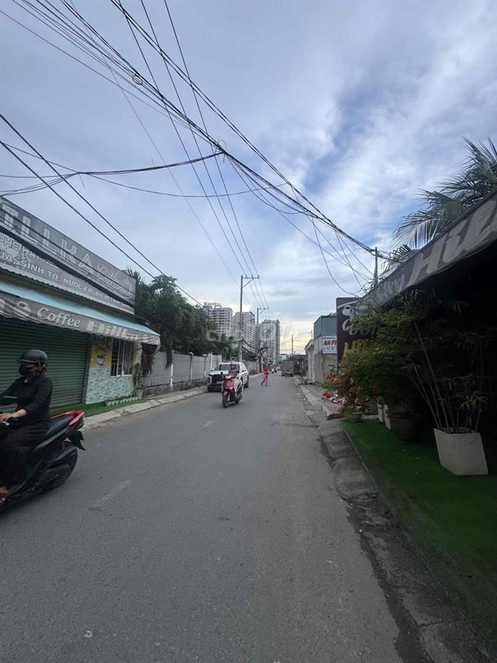 chính chủ Bán nền đất mặt tiền đường Lê Tấn Bê. Quận Bình Tân