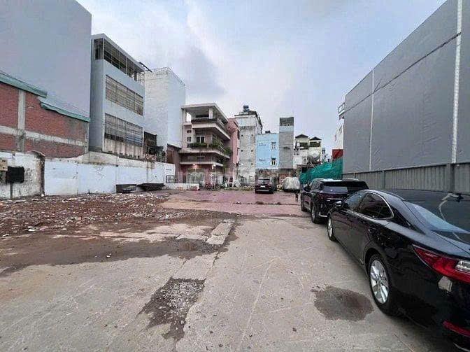 Cho thuê mặt bằng 4000m2 mặt tiền đường Dương Quảng Hàm Q.Gò Vấp