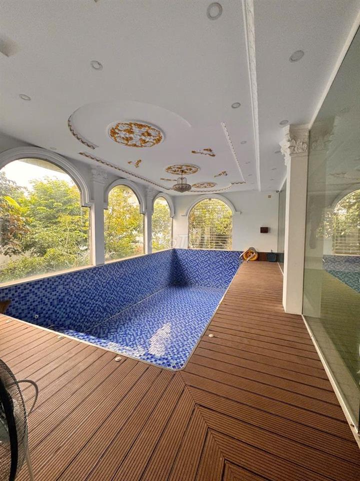 BÁN GẤP BIỆT THỰ 2500m2 DTSD CỔ ĐIỂN SÂN VƯỜN QUẬN 12