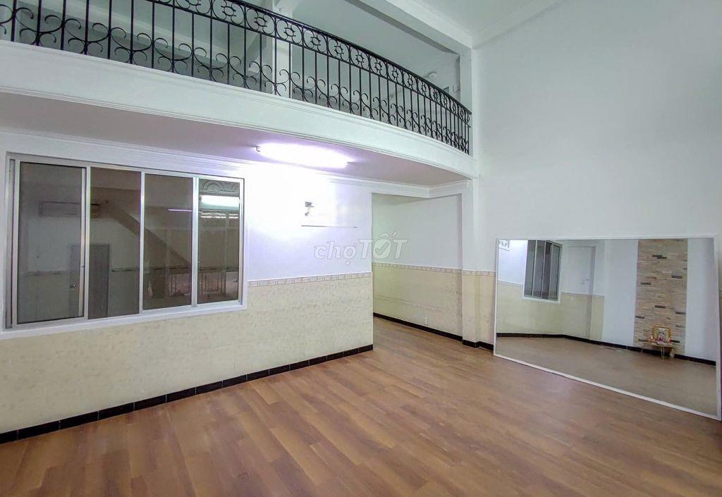 Cho thuê nhà 6X15 3 tầng mặt tiền đường Tôn Thất Thuyết P.18 Q.4 