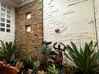 Cho thuê nhà biệt thự 8X20 ngay vòng dân chủ Cách Mạng Tháng 8 Quận 10