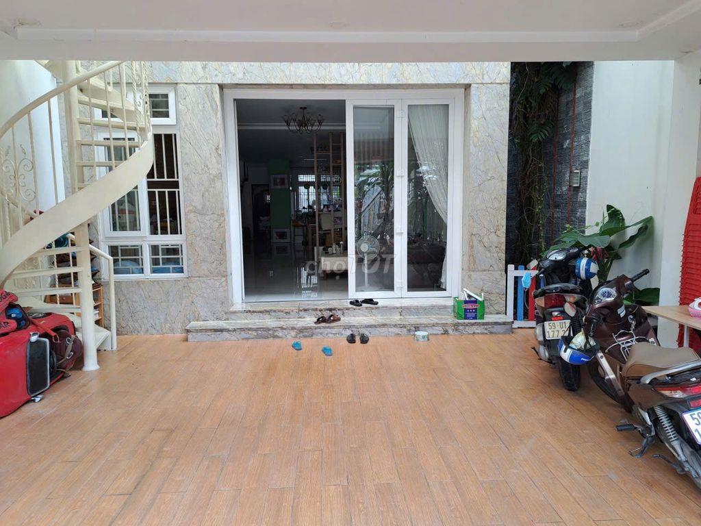 Cho thuê nhà 7,5X28 3L Nguyên căn đường Lạc Long Quân Phường 5 Quận 11