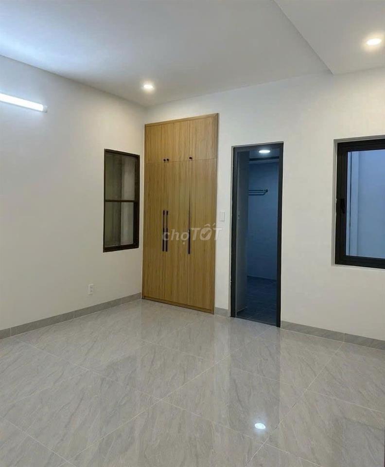 Nhà cho thuê 8X16 trệt lửng lầu đường Lam Sơn P.2, Q.Tân Bình