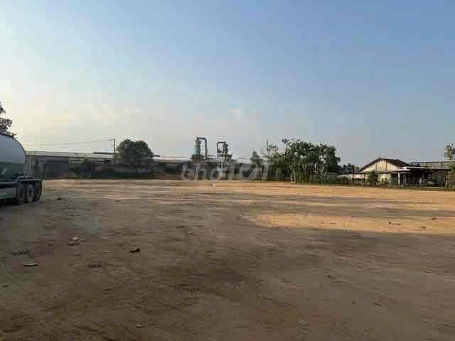 Cho thuê mặt bằng 2000m2 4360m2 109X40  đường Trường Chinh, Q.Tân Bình