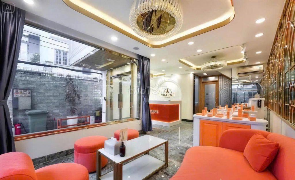 Cho thuê nhà 7x20 3 lầu đường Sư Vạn Hạnh Q.10