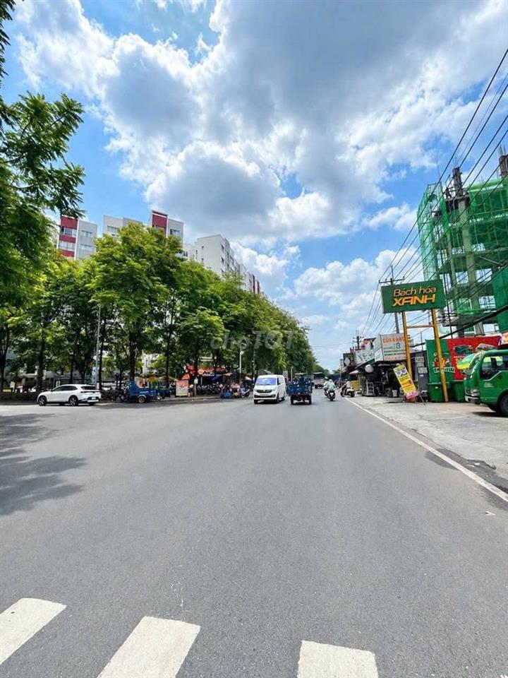 Nhà mặt tiền 12X35 đường Hương Lộ 3. Tân Phú. Ngay khu CC Celedon 