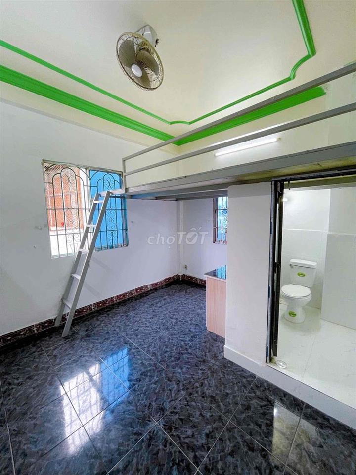 Gần Đh Mở  Gần Công viên Phú Lâm- Phòng 2 cửa sổ trời thoáng