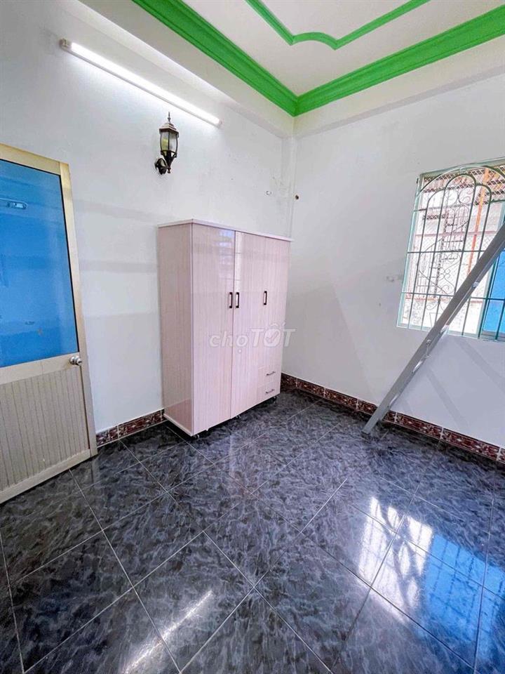 Gần Đh Mở  Gần Công viên Phú Lâm- Phòng 2 cửa sổ trời thoáng