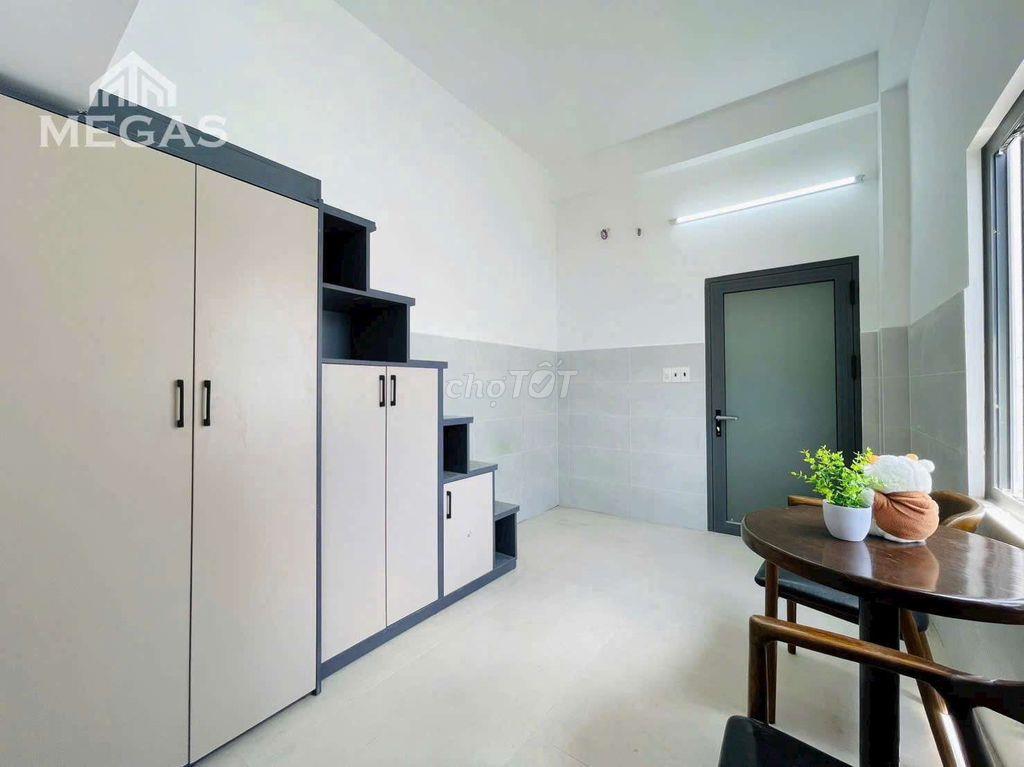 NHÀ MỚI XÂY, CÓ THANG MÁY, FULL NỘI THẤT, BÃI XE RỘNG, RA VÀO 24/24