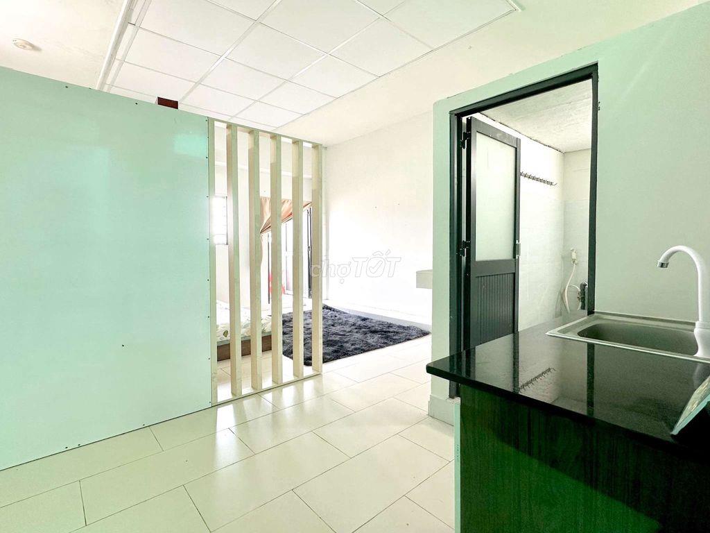 FULL NỘI THẤT, CÓ BANCOL, MÁY GIẶT CHUNG, ĐẬU XE Ô TÔ, RA VÀO 24/24