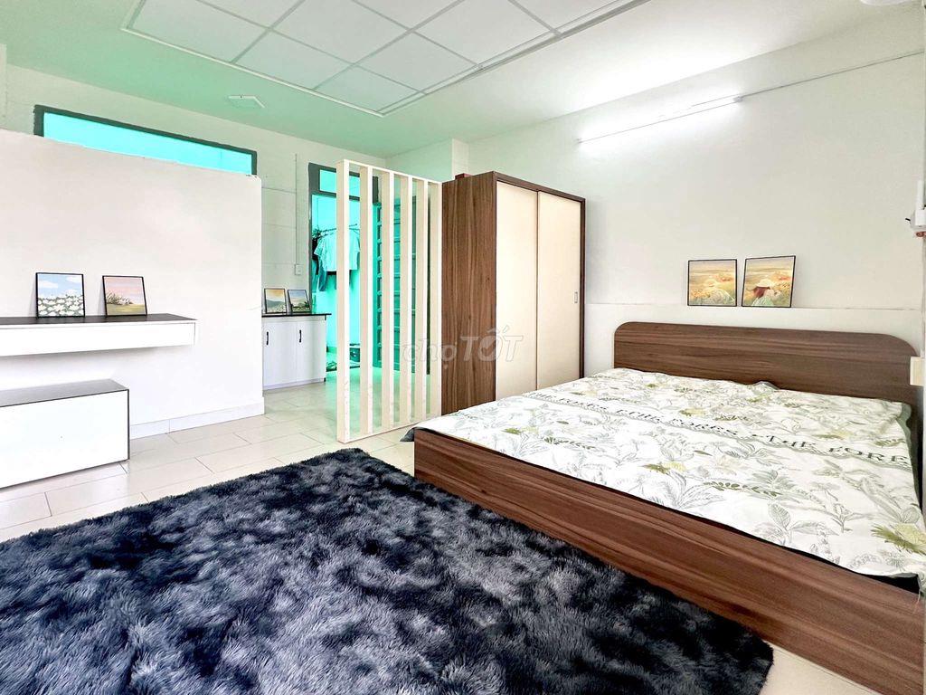 FULL NỘI THẤT, CÓ BANCOL, MÁY GIẶT CHUNG, ĐẬU XE Ô TÔ, RA VÀO 24/24