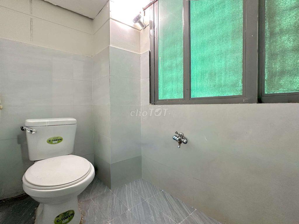 FULL NỘI THẤT, CÓ BANCOL, MÁY GIẶT CHUNG, ĐẬU XE Ô TÔ, RA VÀO 24/24