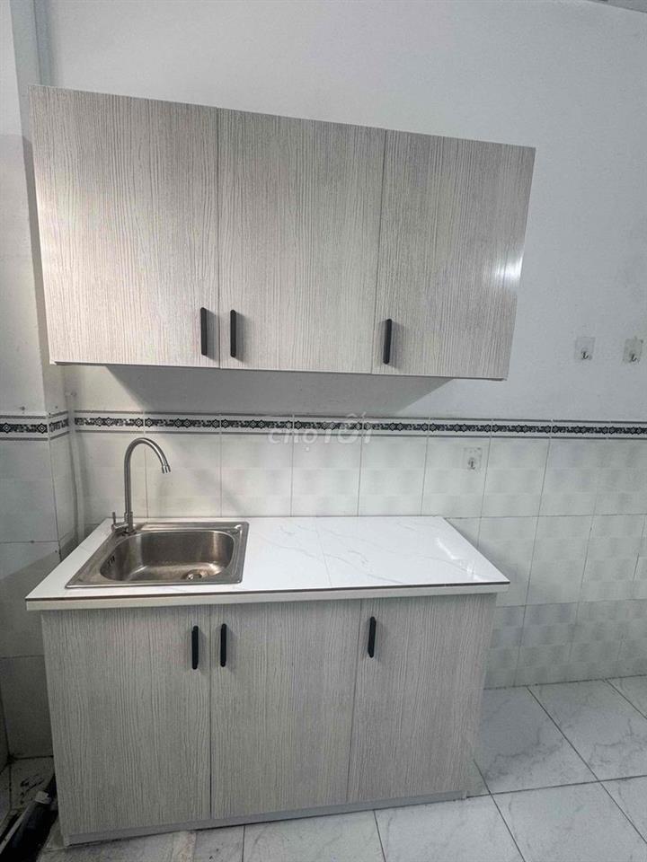 Phòng trệt, máy lạnh, gác cao!