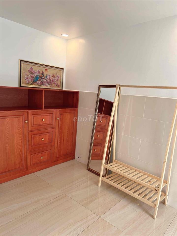 Phòng Mới xây gân Trường ďai hoc Công thuong