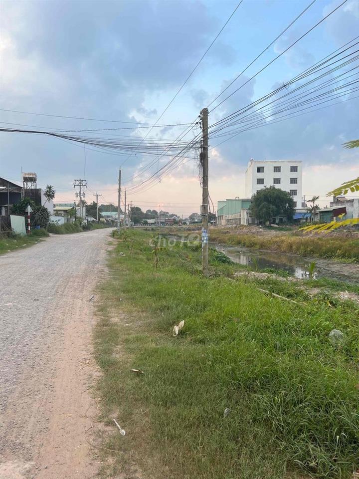 phòng trọ mặt tiền đường gần khu công nghiệp thành công