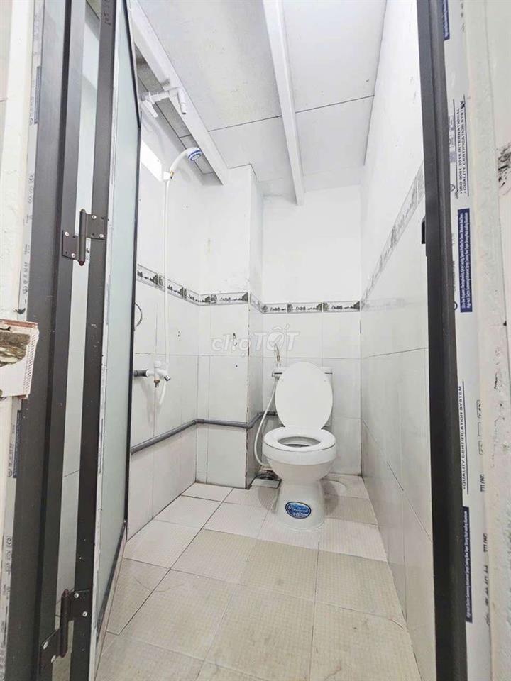 1tr7 không máy lạnh. 1tr9 có máy lạnh