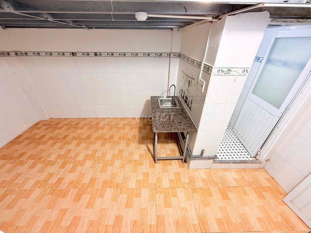 Phòng cho thuê giá rẻ bếp wc máy lạnh tuỳ phòng