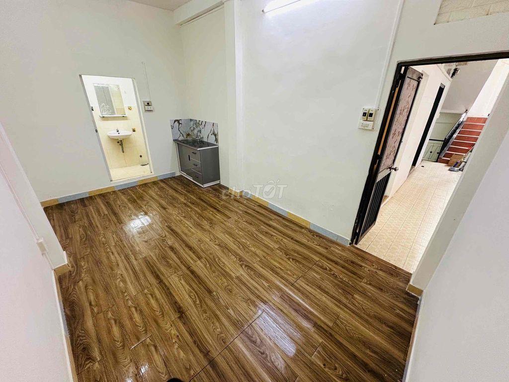 Phòng bếp wc giờ tự do ngay quận 3 gần q1 pasrter võ thị sáu