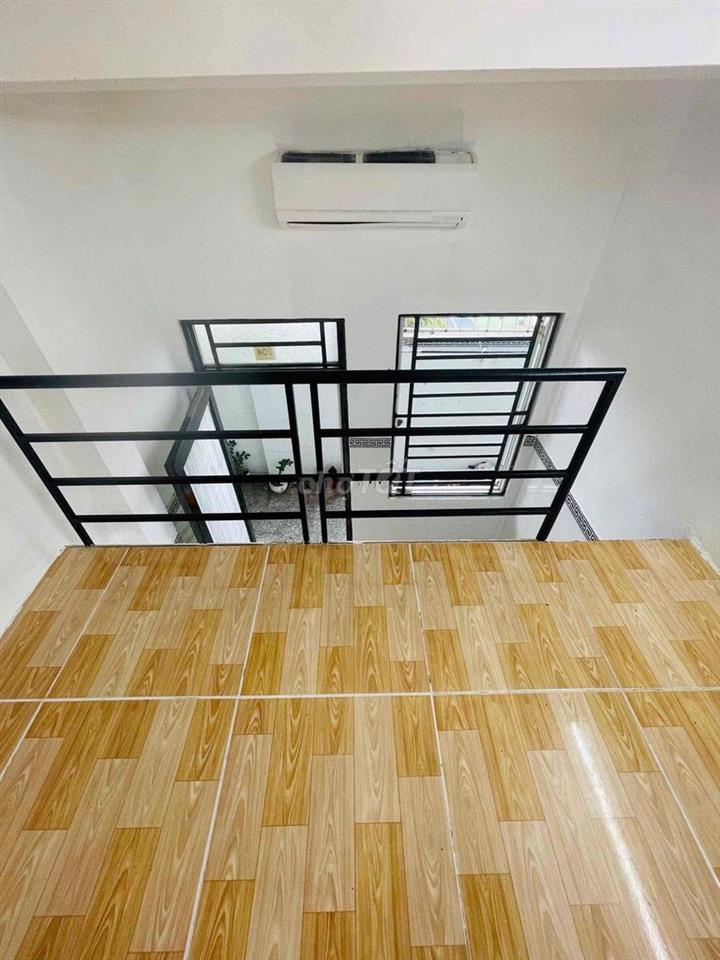 Phòng gần ngã 4 xã bếp wc cửa sổ máy lạnh giờ tụe do