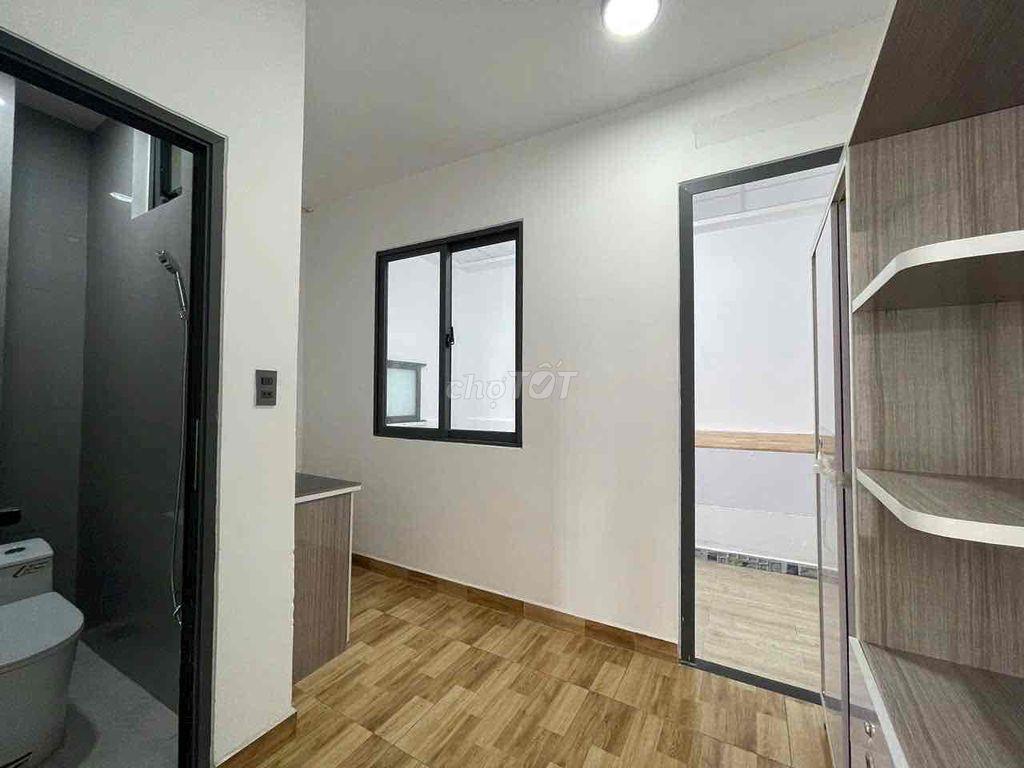 TRỐNG STUDIO TÁCH BẾP KẾ BÊN AEON PHÚ GIÁ RẺ PHÒNG THẬT CỬA SỔ THOÁG