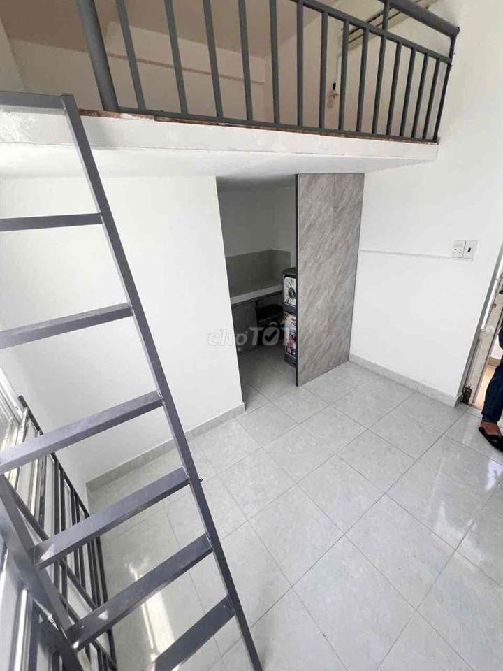 PHÒNG GÁC - CỬA SỔ TRỜI - ĐỦ NỘI THẤT - NGAY BỐN XÃ - VHU- ĐẦM SEN