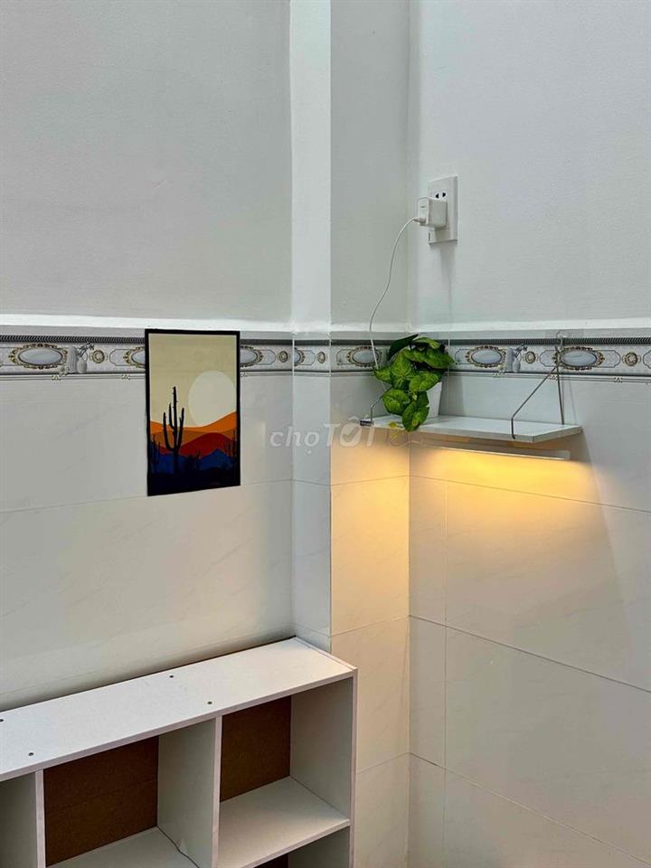 PHÒNG TẦNG 1 - 2 TRIỆU - FULL NỘI THẤT CƠ BẢN - GIỜ GIẤC TỰ DO (CHỈ NỮ