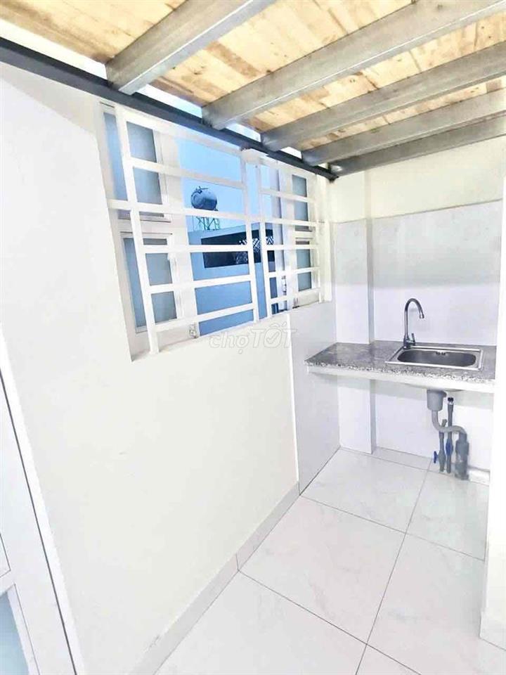 PHÒNG CÓ GÁC MÁY LẠNH GẦN EAON TÂN PHÚ DH CÔNG THƯƠNG