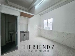 PHÒNG STUDIO CỬA SỔ TRỜI SẴN NỘI THẤT GẦN ĐẦM SEN