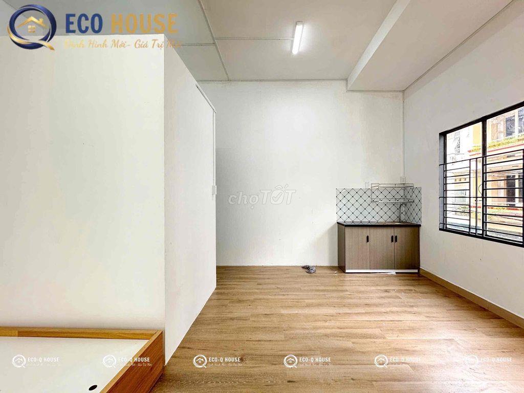 STUDIO BAN CÔNG RIÊNG GIÁ RẺ NẰM SÁT ĐẦM SEN, QUA ĐH VĂN HIẾN CHỈ 7P