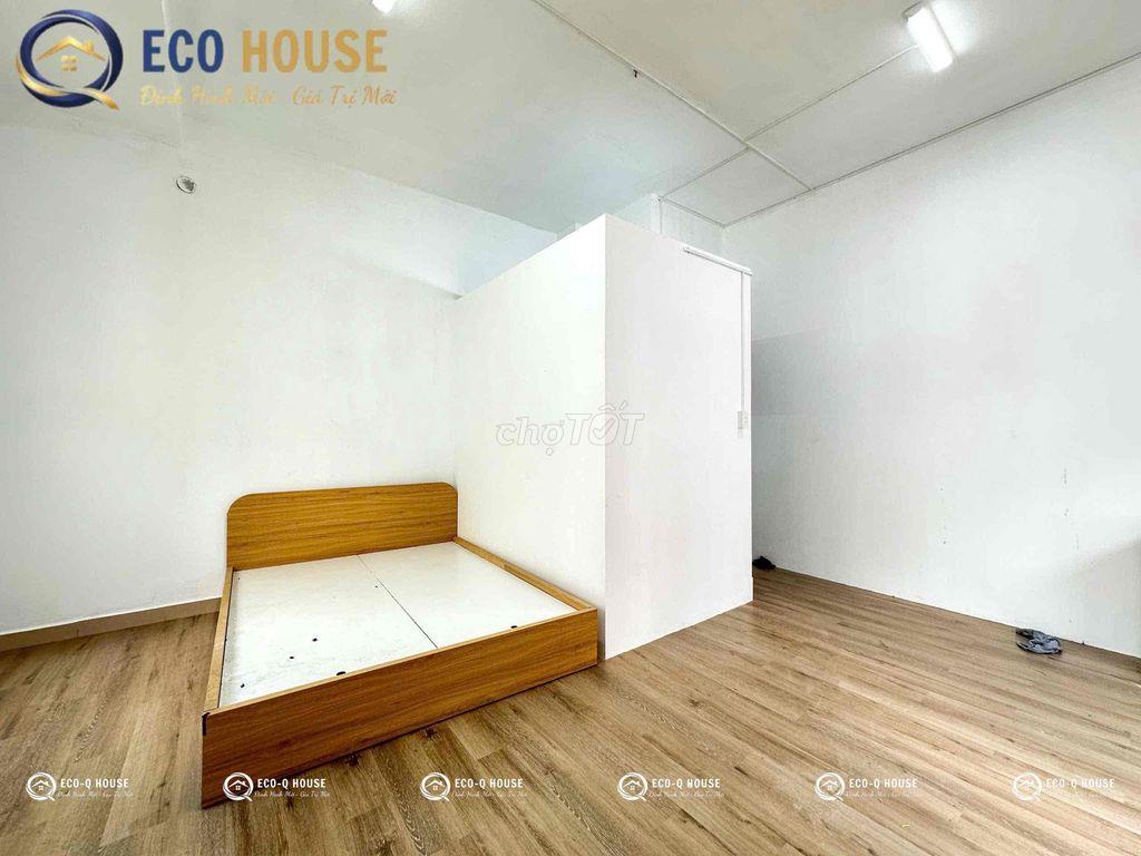 STUDIO BAN CÔNG RIÊNG GIÁ RẺ NẰM SÁT ĐẦM SEN, QUA ĐH VĂN HIẾN CHỈ 7P