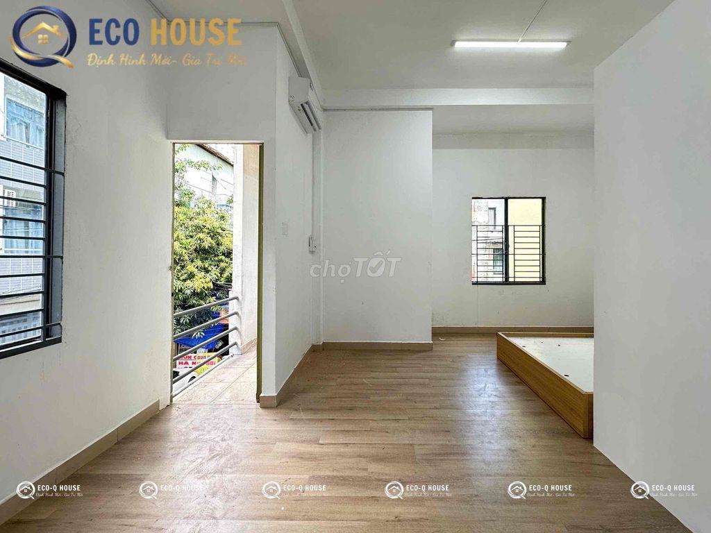 STUDIO BAN CÔNG RIÊNG GIÁ RẺ NẰM SÁT ĐẦM SEN, QUA ĐH VĂN HIẾN CHỈ 7P