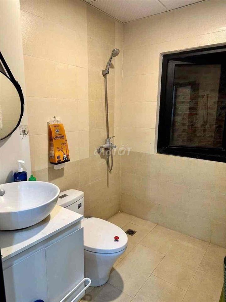 EM CẦN PASS PHÒNG GẤP VÀ CÓ HỖ TRỢ TIỀN CỌC Ạ, VÌ EM CHUYỂN CÔNG TÁC Ạ