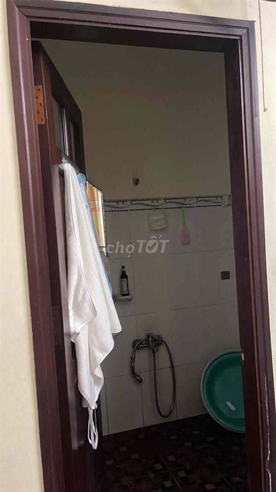 Cần pass lại phòng ở đường Lê Văn Quới, có thang m di chuyển lên c lâu