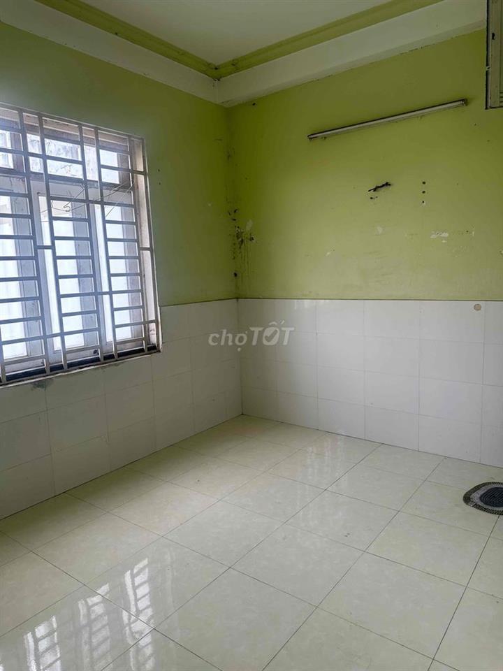 Phòng trọ có cửa sổ lớn