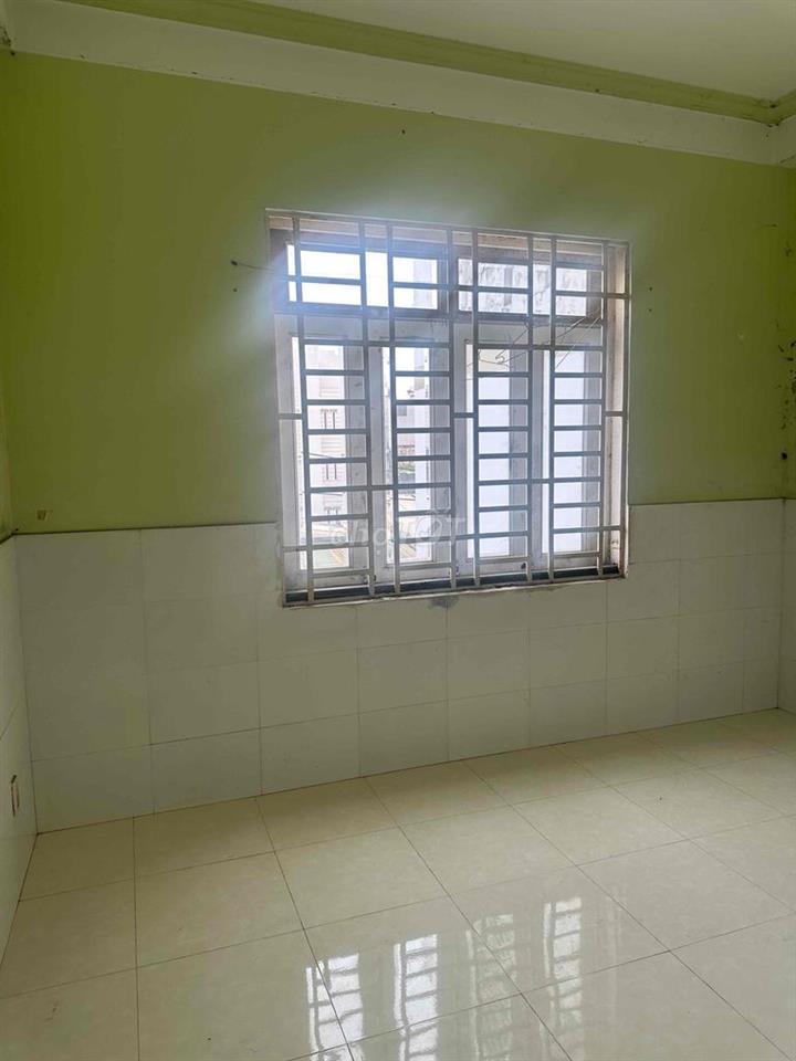 Phòng trọ có cửa sổ lớn