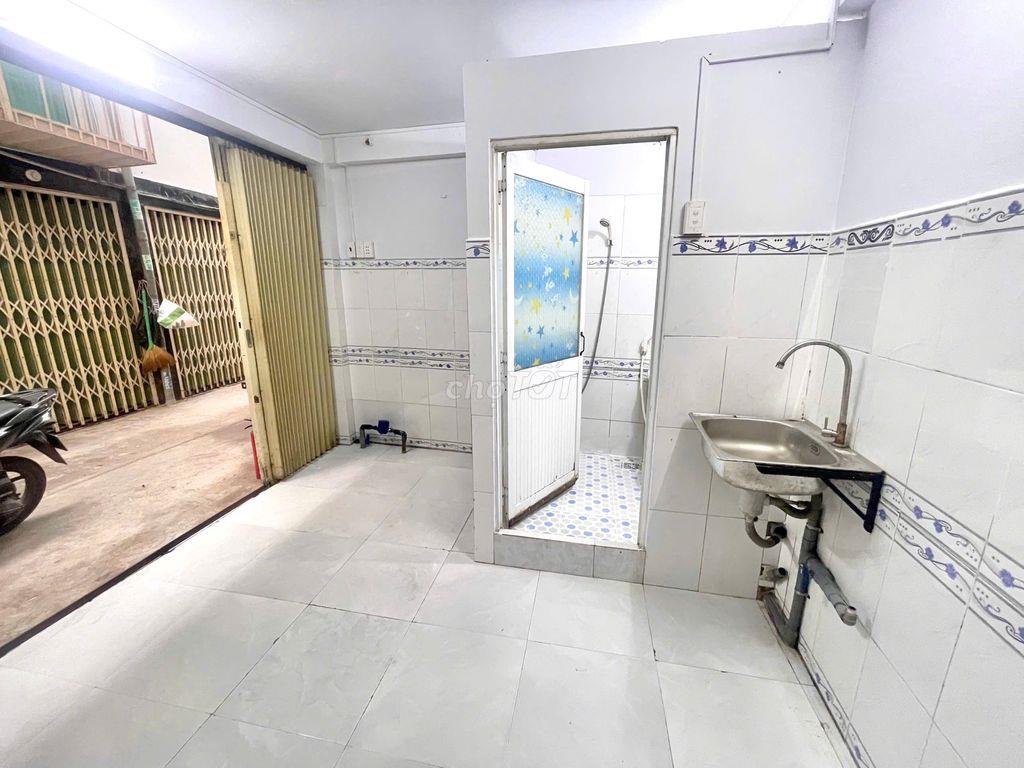 NHÀ NGUYÊN CĂN 1 TRỆT 2 LẦU - 2 BAN CÔNG - 2 NVS