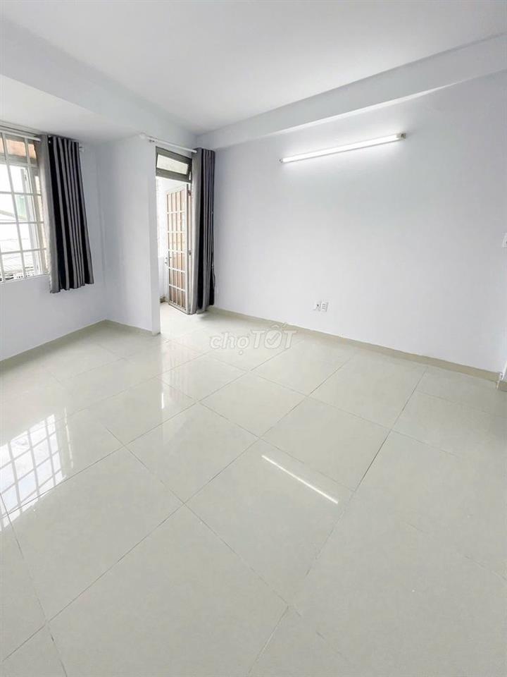 TRỐNG NHIỀU PHÒNG RỘNG MỚI-SẴN NỘI THẤT