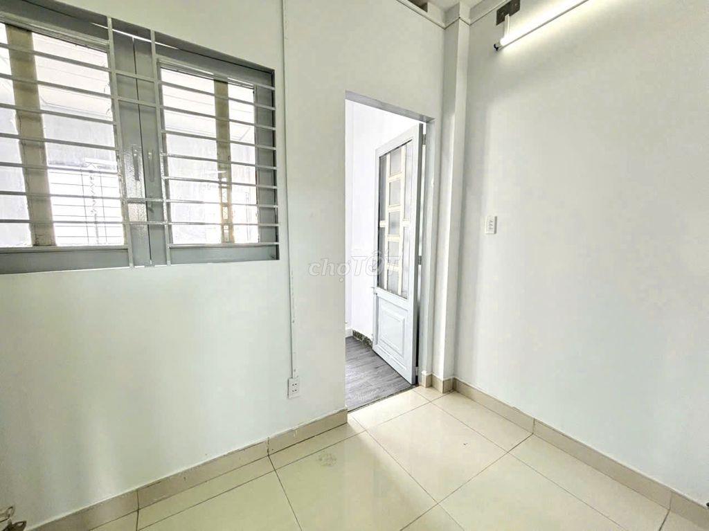 TRỐNG SẴN NHIỀU PHÒNG RỘNG THOÁNG