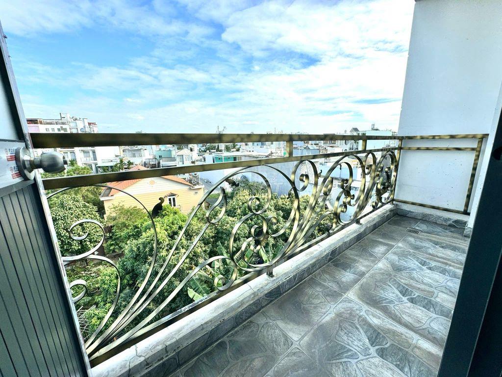 SẴN NHIỀU PHÒNG NỘI THẤT/BAN CÔNG THOÁNG