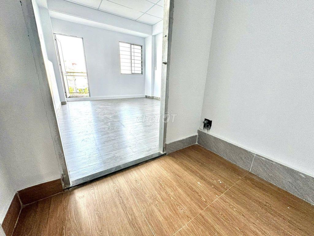 SẴN NHIỀU PHÒNG NỘI THẤT/BAN CÔNG THOÁNG