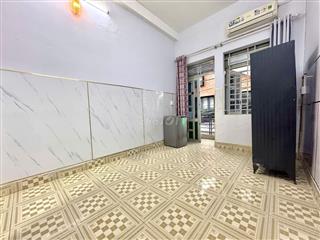 TRỐNG PHÒNG RỘNG MỚI BAN CÔNG/CỬA SỔ THOÁNG