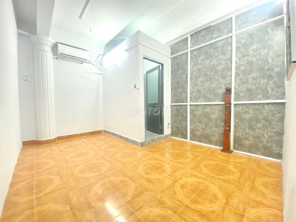 PHÒNG SẴN NỘI THẤT RỘNG RÃI