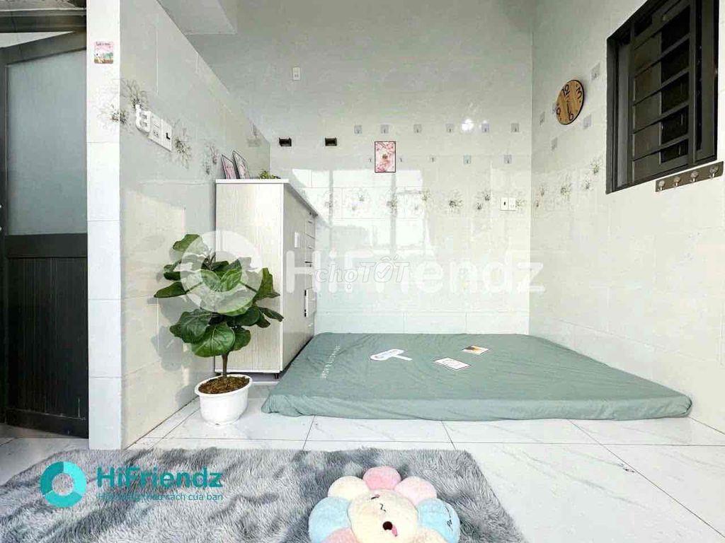 STUDIO BAN CÔNG LỚN, SẴN NỘI THẤT CƠ BẢN QUA ĐẠI HỌC VĂN HIẾN 5P ĐI XE