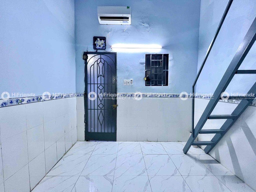 PHÒNG TRỌ GIÁ RẺ GÁC CAO, SẴN MÁY LẠNH QUA ĐẠI HỌC VĂN HIẾN 8P ĐI XE